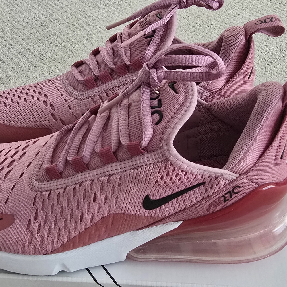 Nike Women's Air Max 270 Pink Sneakers